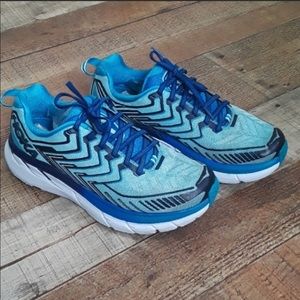 Hoka One Clifton 4 ‘s.  8.5
